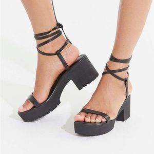 Women's Black Urban Outfitters Claire Lace-up Platform Sandal size 6